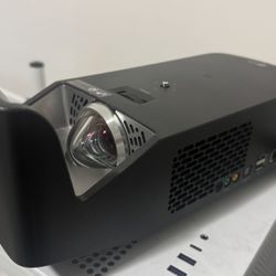 Lg Cinebeam Ultra Short LED Projector LG PF1000U Projector