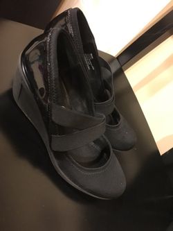 Kenneth Cole Reaction Wedges (Women's Size 7)