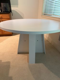47 Inch round dining Table