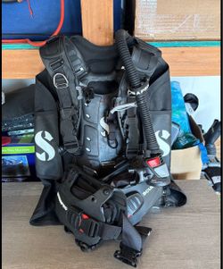 Scuba Pro Hydros Pro BCD w/Air 2