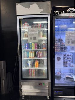 Commercial refrigerator