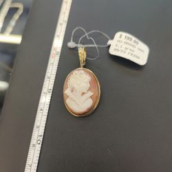 14k Pendant Made In Italy 5.1. g