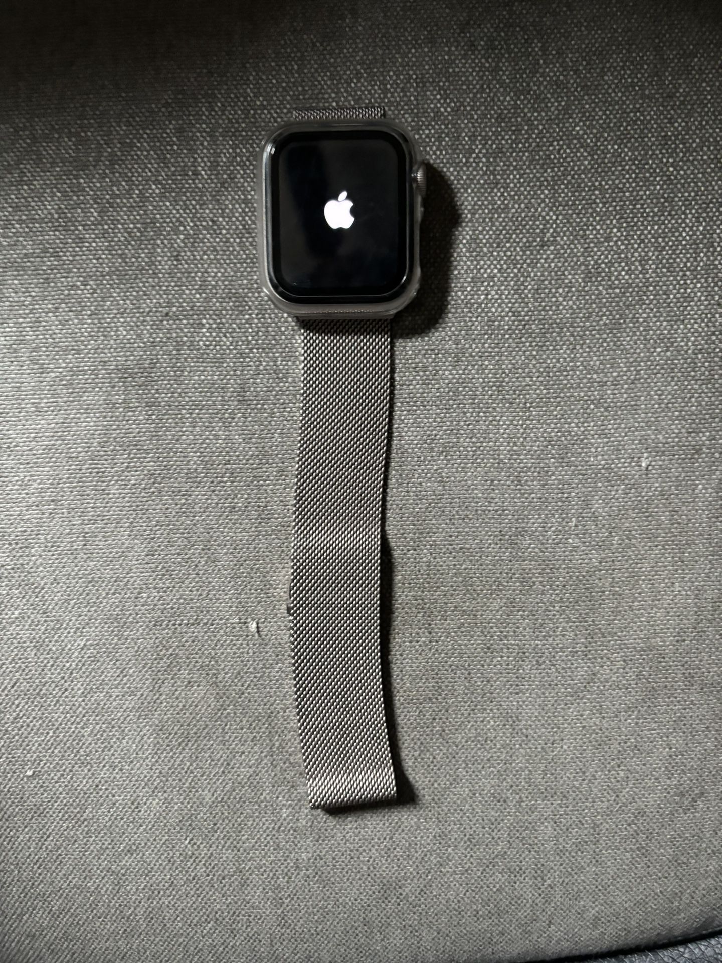 Apple Watch SE Gen 2 40mm GPS+CELL