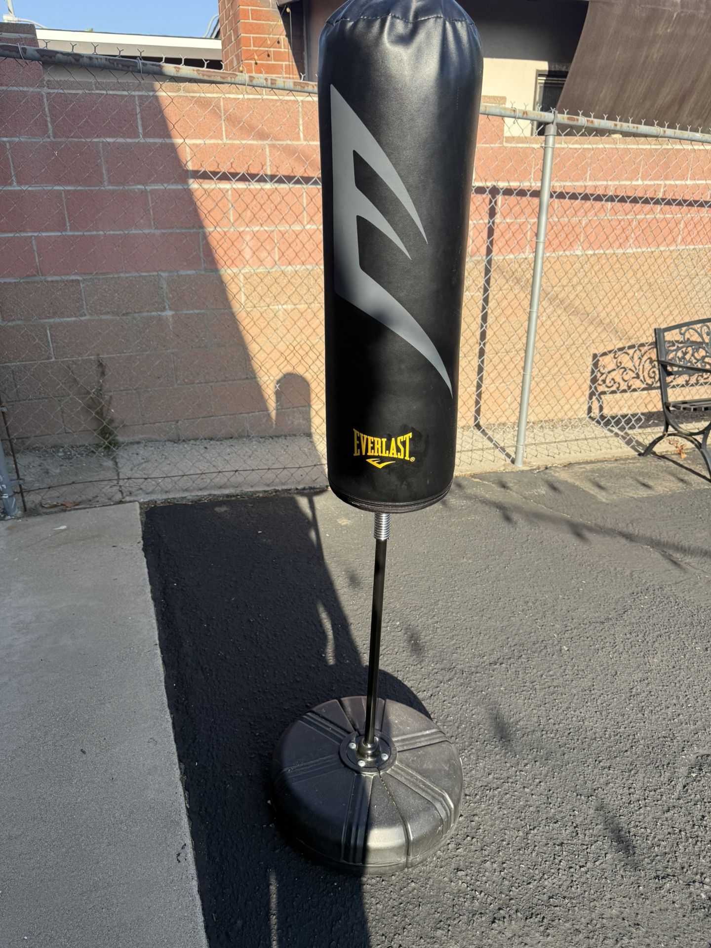 Everlast Standing Punching Bag