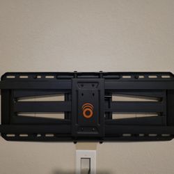 EchoGear Full Motion TV Wall Mount for 42"-90" TVs - EGLF2
