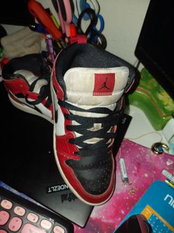 Nike Air Jordan 1 mid Chicago