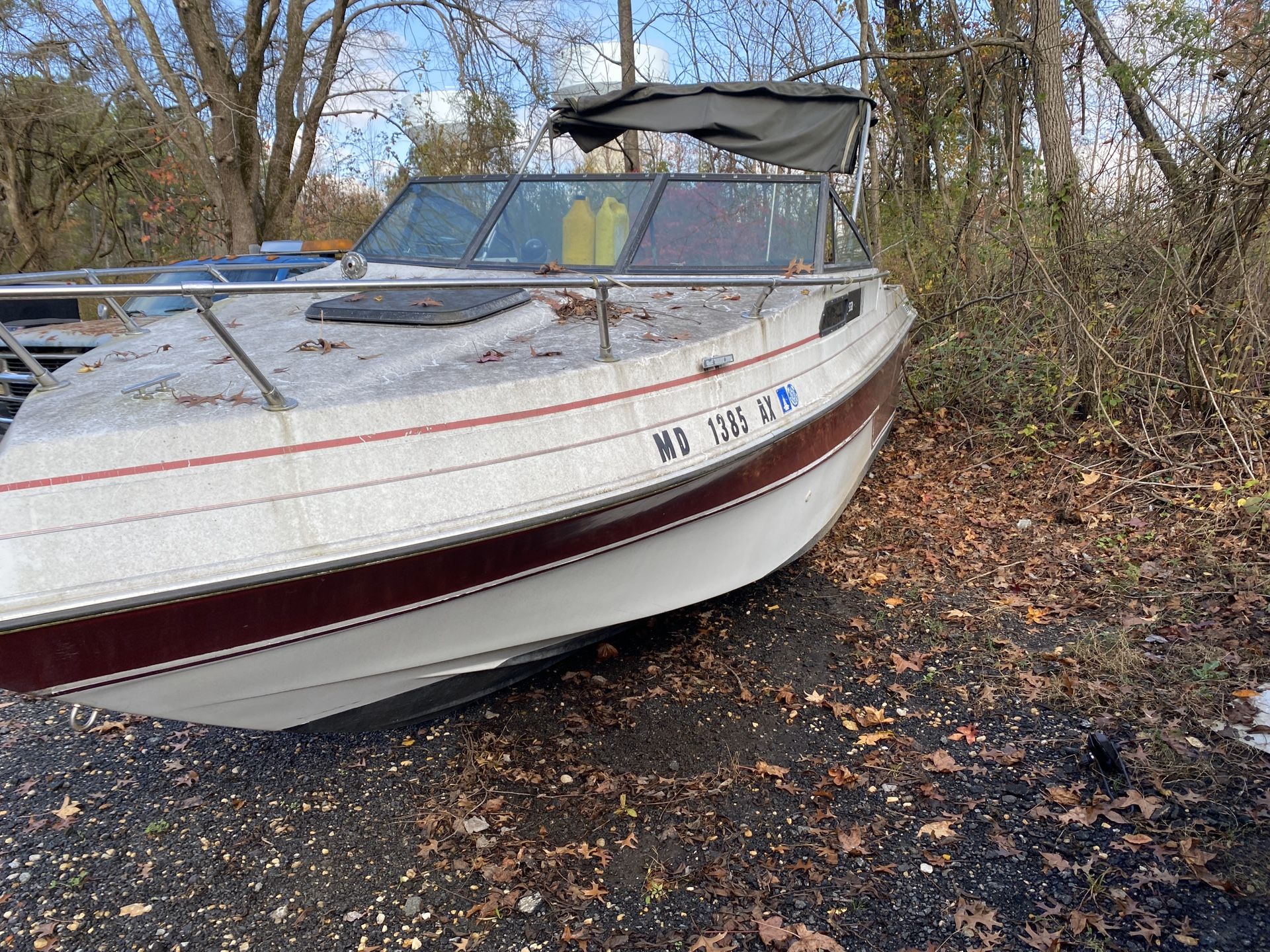 Free boat no trailer it has engine an will run