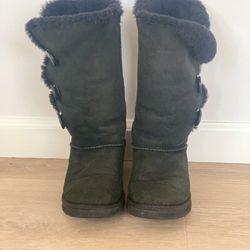 Excellent Condition Authentic Uggs Size 7