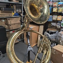 Olds Jr. Sousaphone (tuba) Usada $6,000