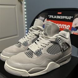 Jordan 4 Retro Frozen Moments 