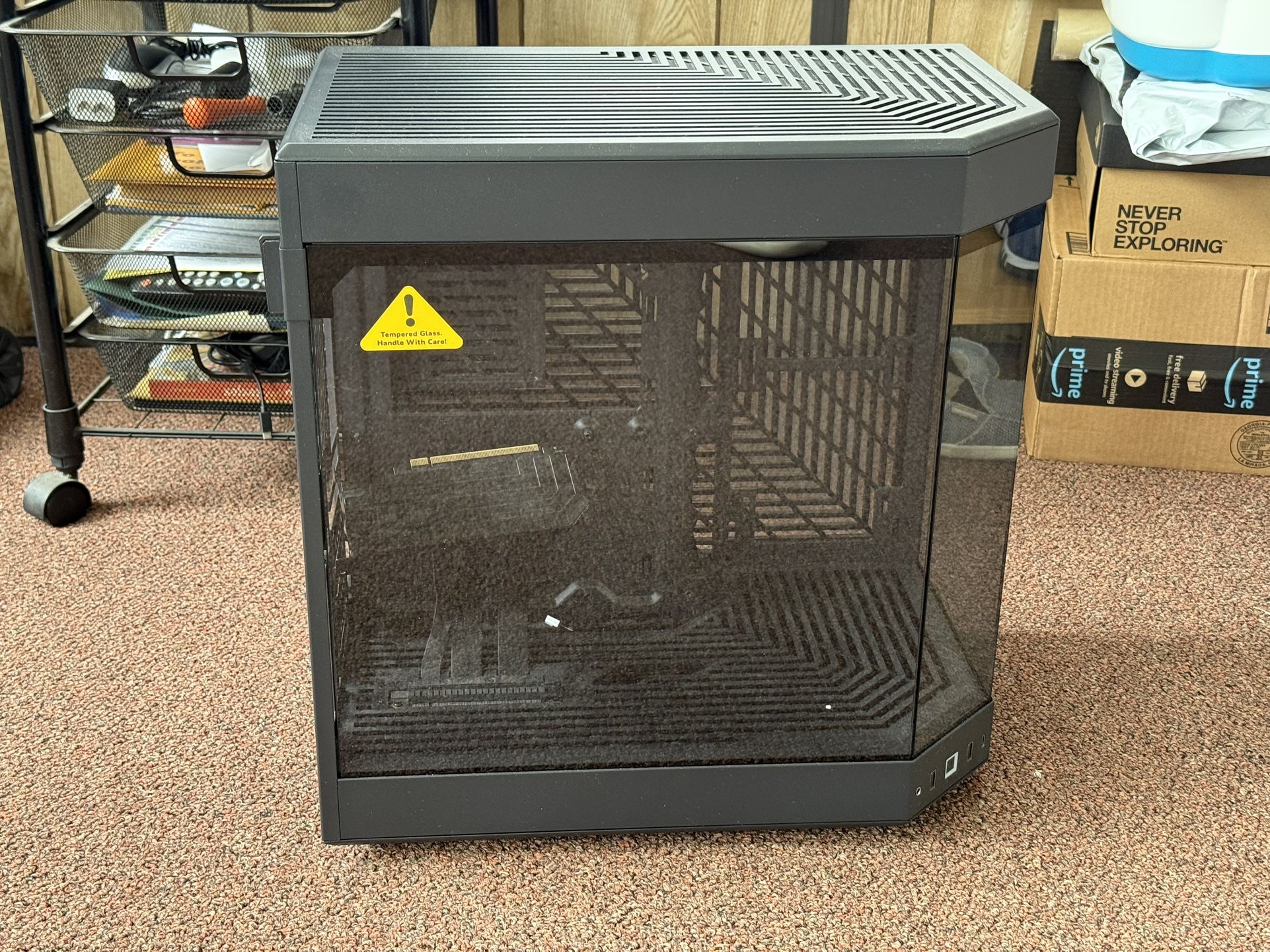 Hyte Y70 Mid Tower Case