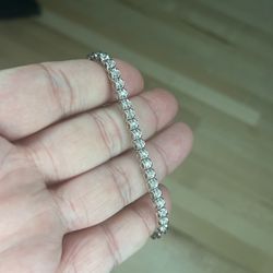 14k White Gold Diamond Bracelet 
