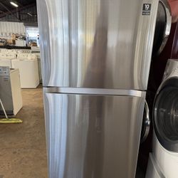 Samsung Refrigerator Brand New Out Of Box 