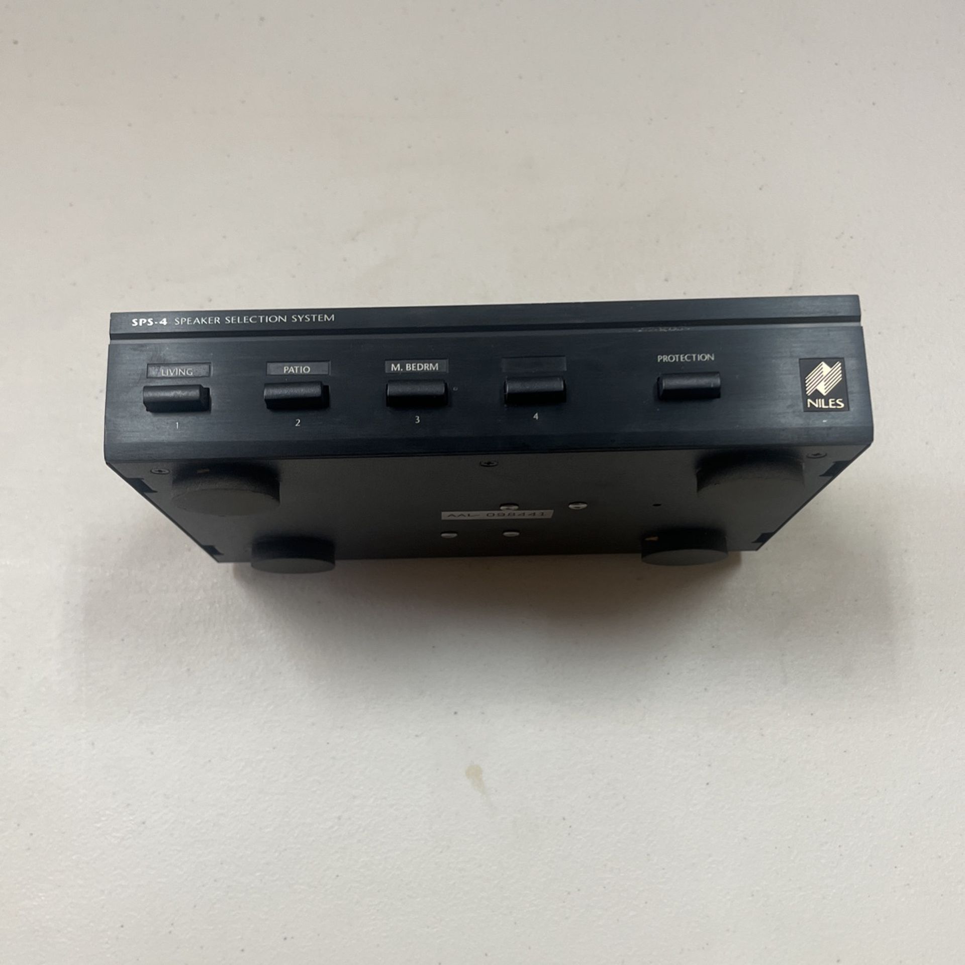 Niles Switcher