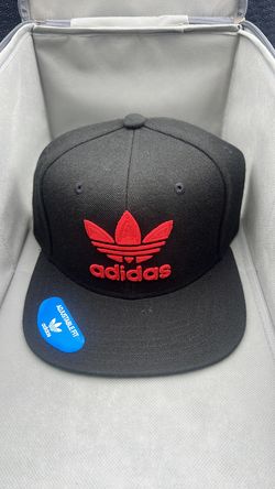 Adidas snap back hat new.
