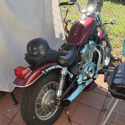 1995 800 cc Suzuki intruder
