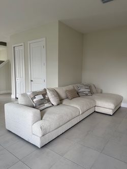 Rooms To Go Couch Grey/White
