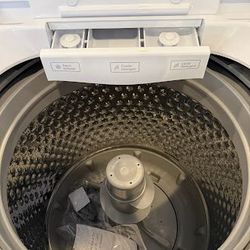 Frigidaire® 4.1 Cu. Ft. White Agitator Top Load Washer