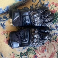 Dainese Carbon 3 Short Gloves 8.5 Size “ make an offer “