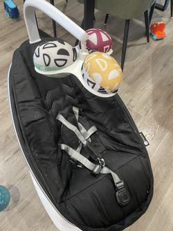 4 Moms Baby Bouncer