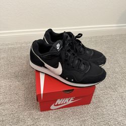 Nike!! Men's Nike Venture Runner Shoes