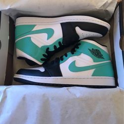 Air Jordan 1 Mid Tropical Twist Size 10 & 11.5