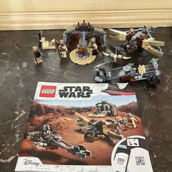 LEGO Star Wars the Mandalorian Trouble On Tatooine 75299