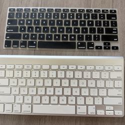 Apple Magic Keyboard ( use battery) 