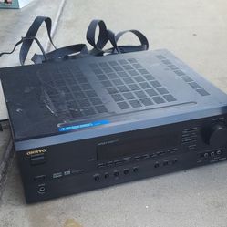 Onkyo 5.1  Home Theater System With BOSE Speakers 