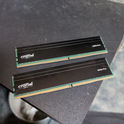 Crucial Pro 64GB (2 x 32GB) 288-Pin PC RAM DDR4 3200 (PC4 25600) Desktop Memory Model CP2K32G4DFRA32A