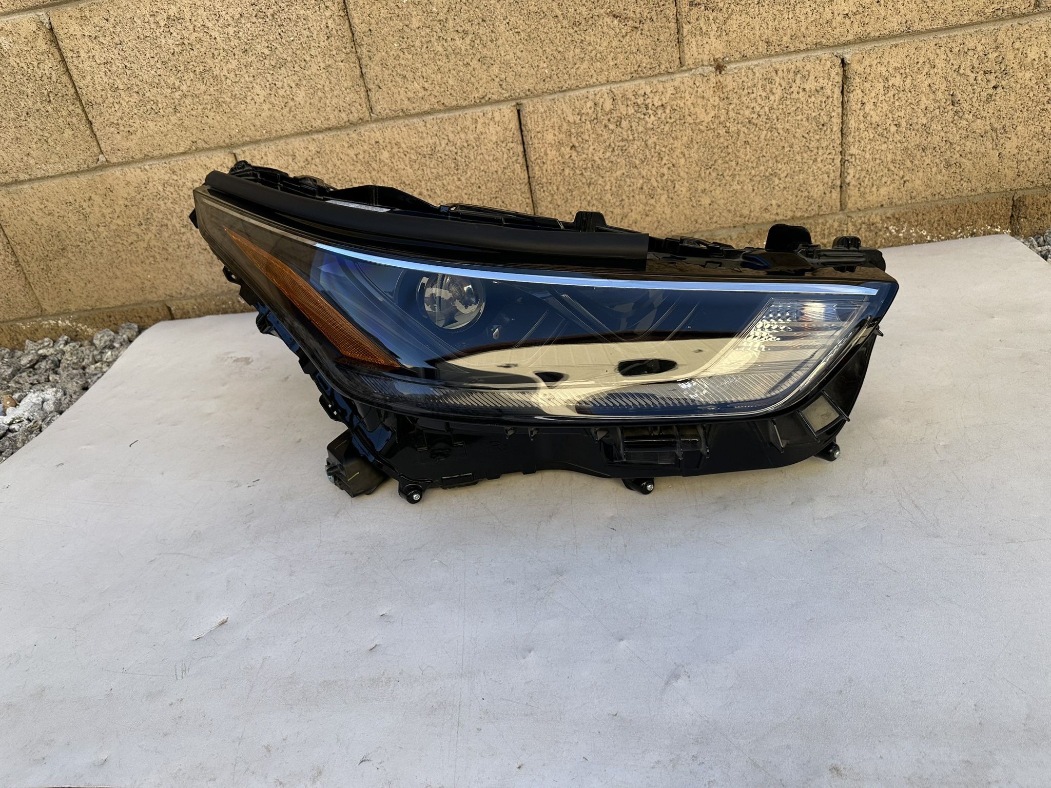 Toyota Highlander Headlight 2020-2023, Toyota Highlander Headlamp, OEM ORIGINAL TOYOTA HEADLIGHT, Projector with LED, passenger side