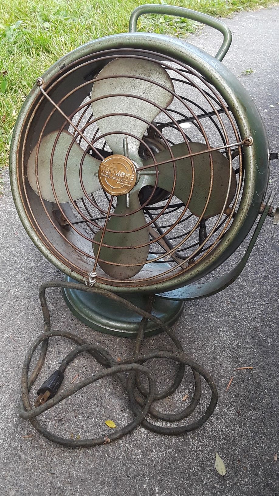 Kenmore fan heater model 1247207 $15 old antique vintage for Sale in  Tacoma, WA - OfferUp