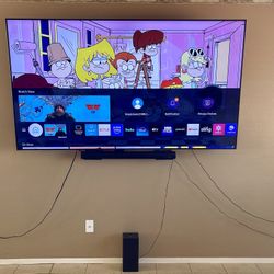 Samsung TV Crystal UHD TU7000| 82* $435