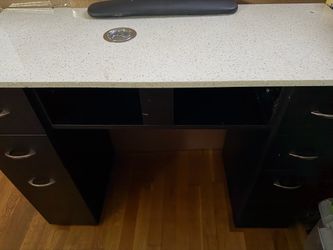 Manicure desk