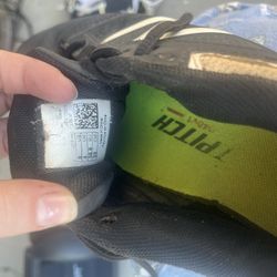 New Balance Metal Cleats