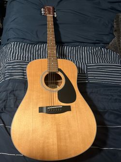 Yamaha Acoustic Guitar