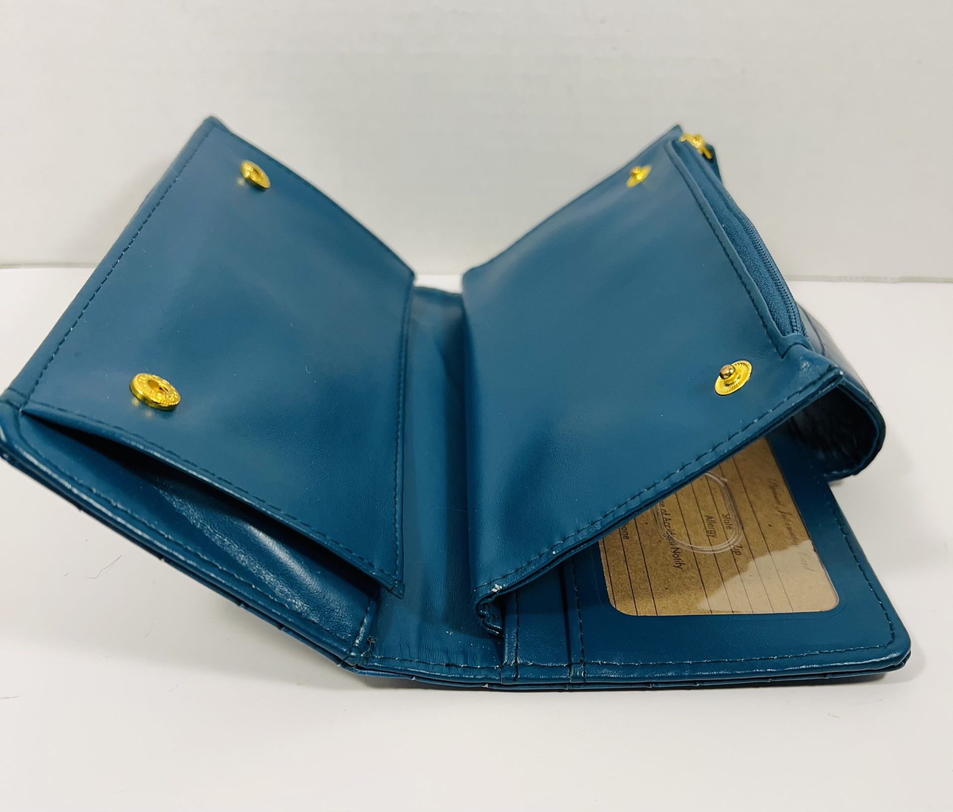 Buxton turquoise croc wallet