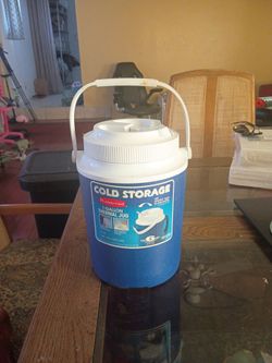 Rubbermaid 1-Gallon Thermal Jug