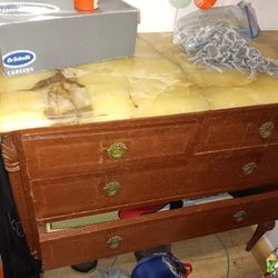 Dresser