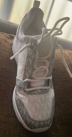 Tennis Michael Korks shoes women size 6