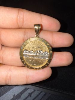 10k gold last supper pendant