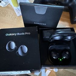 Galaxy Buds Pro With Wireless Charging Pad