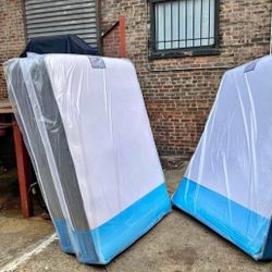 Closing Down Sale 💚🥳on mattresses!! Everything Must Go ASAP!! Free delivery inbox for price