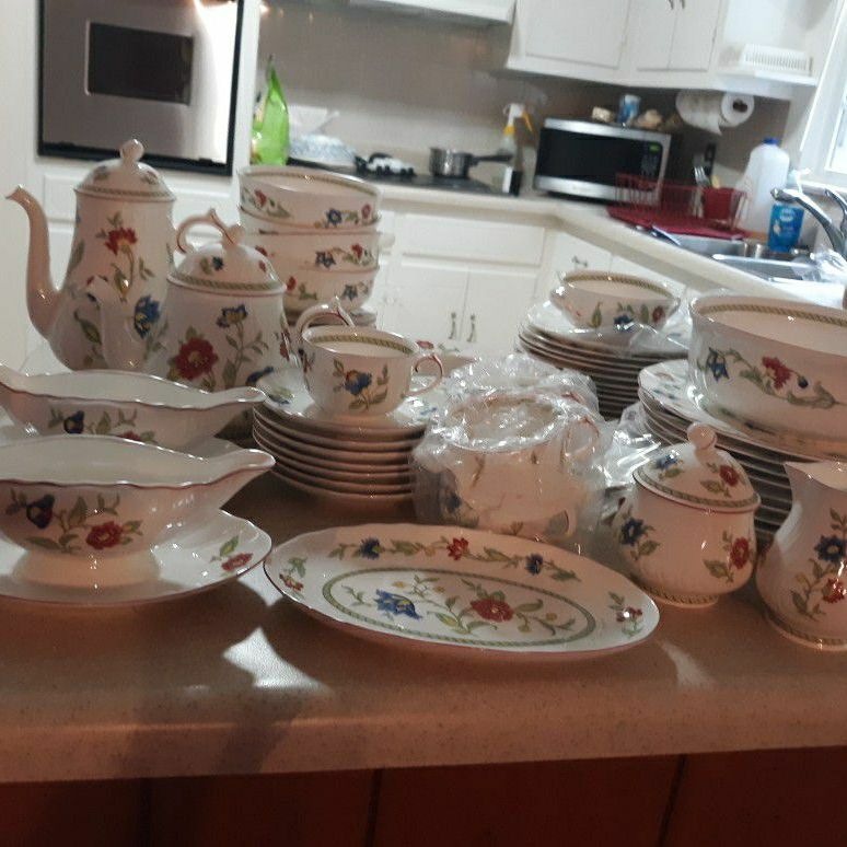 Villeroy & Boch "Persia" Porcelain China Dinnerware Retired