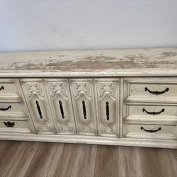 9 Drawer Dresser