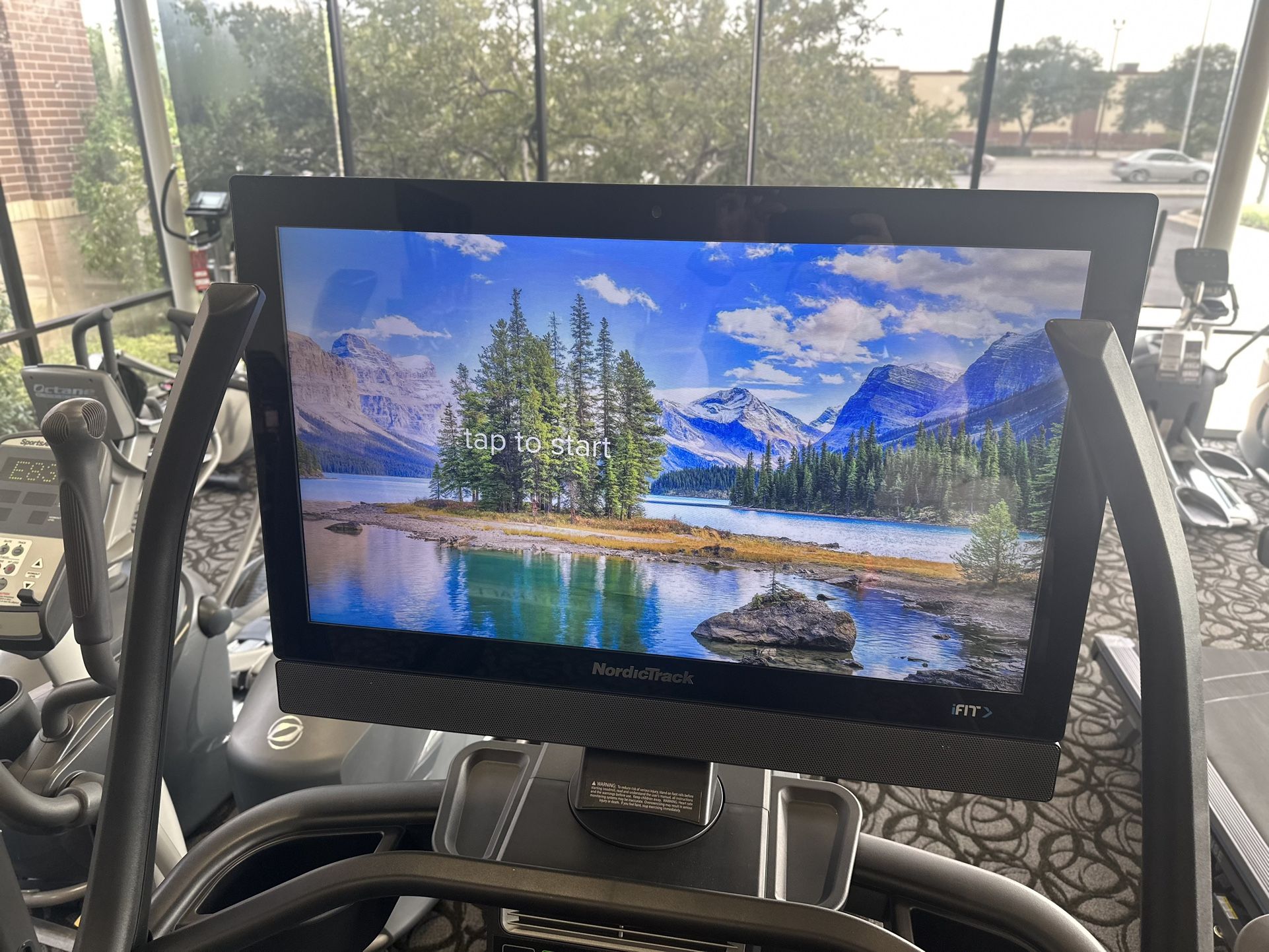 Nordictrack ELITE Treadmill 32” Touchscreen 