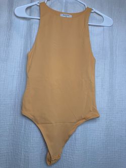 Aritzia Babaton Contour 90s High Neck Bodysuit Melon Gold Size XS