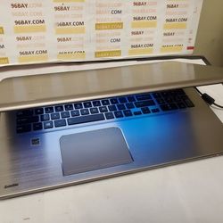 TOSHIBA SATELLITE P75 FOR LIGHT GAMING WITH 17.3" SCREEN (INV. M1078)

