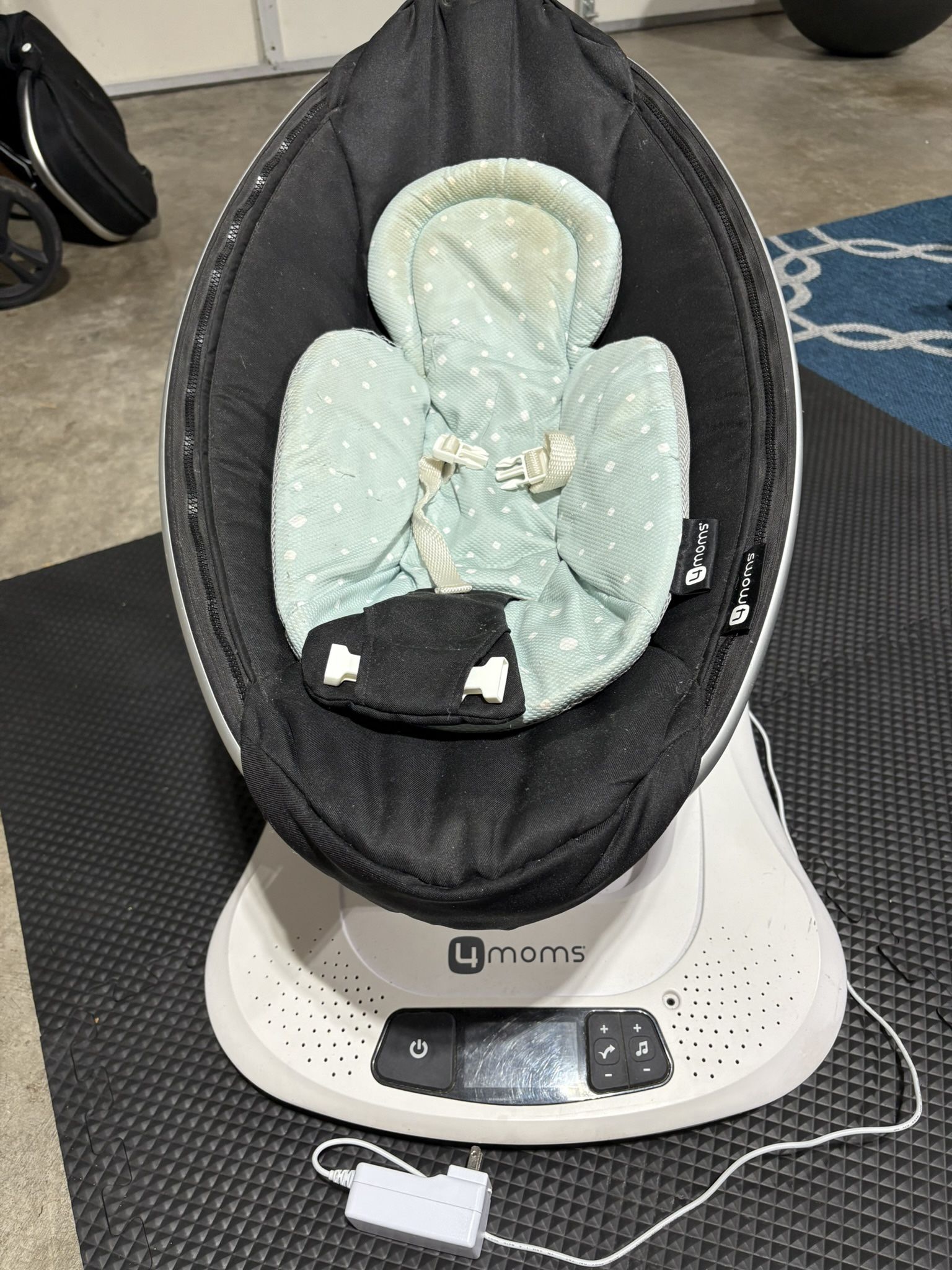 4moms Mommaroo Baby Swing