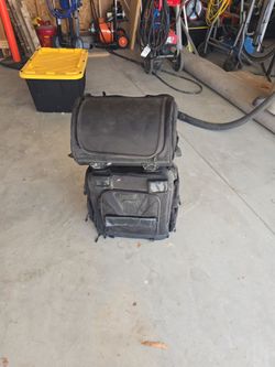 Motorcycle luggage with straps